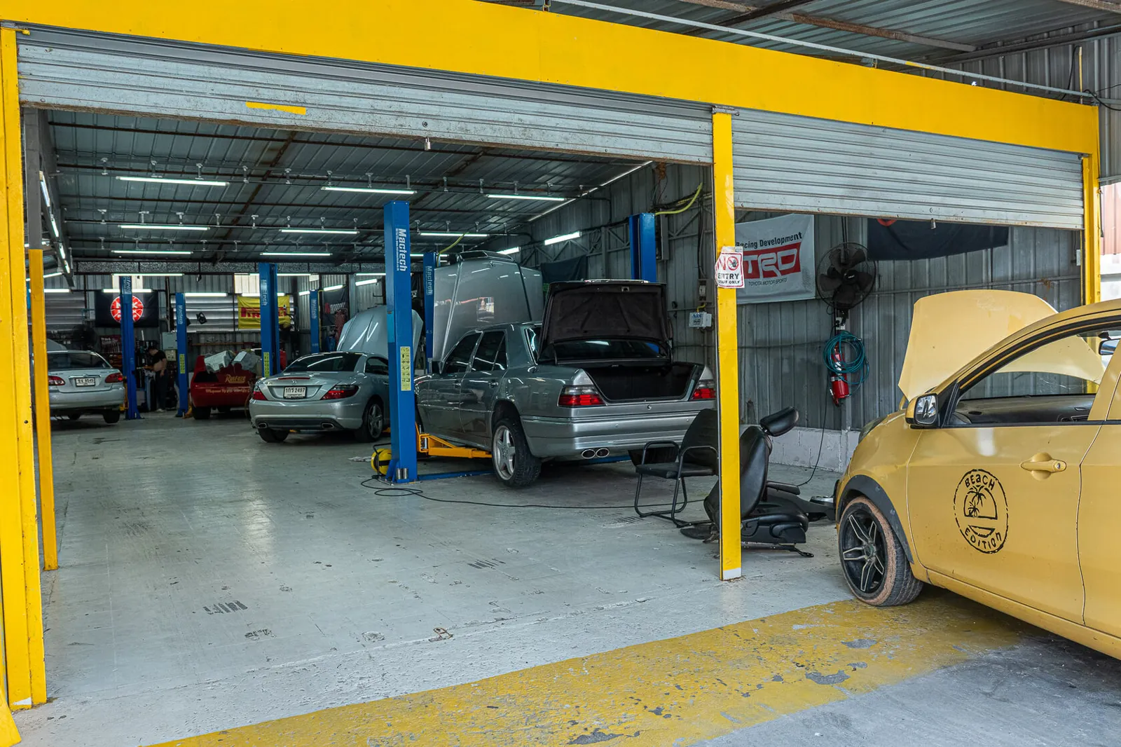 Цех Carvia Garage с двумя подъёмниками